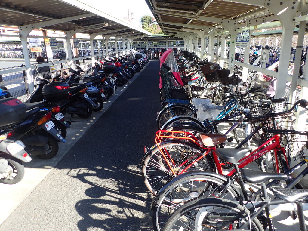 つつじヶ丘駅前第2自転車等駐車場